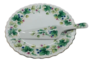 1980s Blackberry Pattern Andrea by Sadek Cake Plate & Server