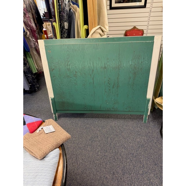 Mid-Century Modern Modernage Midcentury Furniture Company New York & Miami Beach White & Maple Dresser & Mirror With Horizontal Pulls For Sale - Image 3 of 17