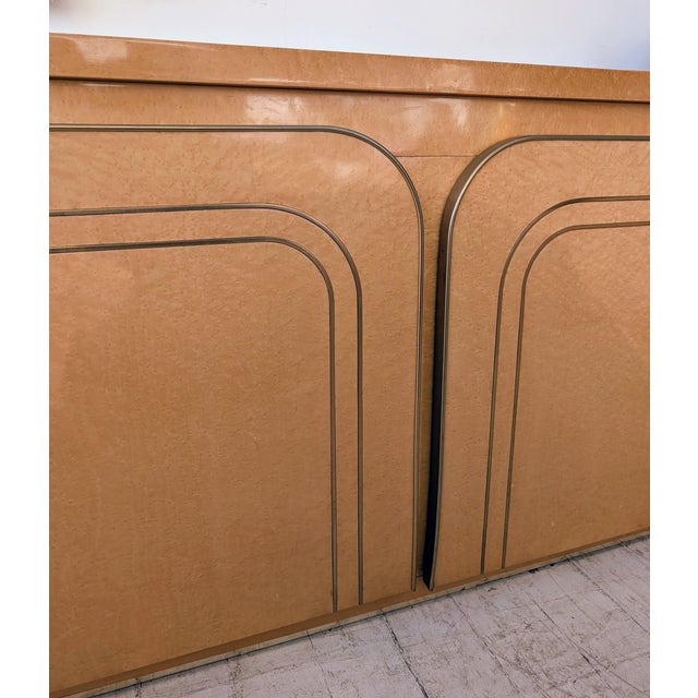Mid-Century Italian Birch Burl & Brass Sideboard attributed to Turri, 1970s For Sale - Image 6 of 18