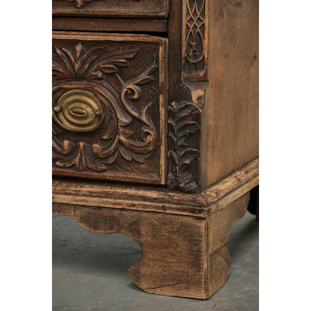 18th Century English Oak Chest of Drawers For Sale - Image 15 of 16
