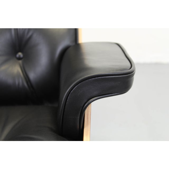 Set of Lounge Chair with Ottoman by Charles and Ray Eames for Herman Miller, Set of 2 For Sale - Image 12 of 14