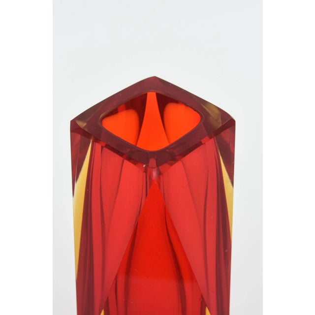 Vintage Murano Alessandro Mandruzzato Faceted Red, Yellow Sommerso Glass Vase For Sale In Miami - Image 6 of 12