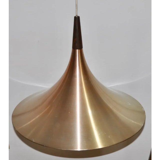 It has some defects at the top. The total height of the 150 cm lamp. Up to 250V (Europe/UK Standard).The wiring of this...