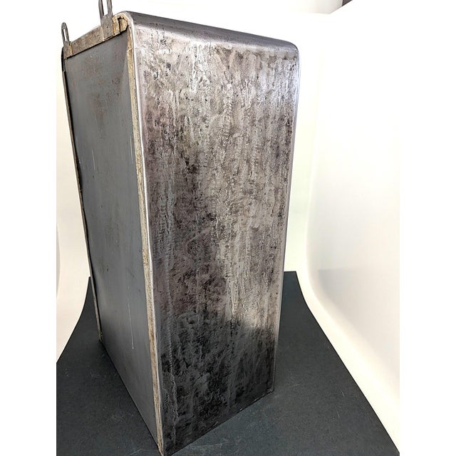 Industrial Vintage Steel Medicine Wall Cabinet, 1920s For Sale - Image 3 of 18