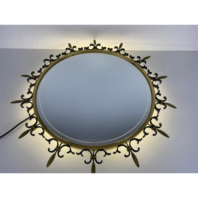 Mid-Century Modern Mid-Century Modern Italian Round Illuminated Brass Wall Mirror, Italy, 1960s For Sale - Image 3 of 11
