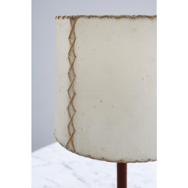 Teak & Brass Crow Foot Tripod Table Lamp Lamp in Teak from Kalmar, 1960s For Sale - Image 6 of 7