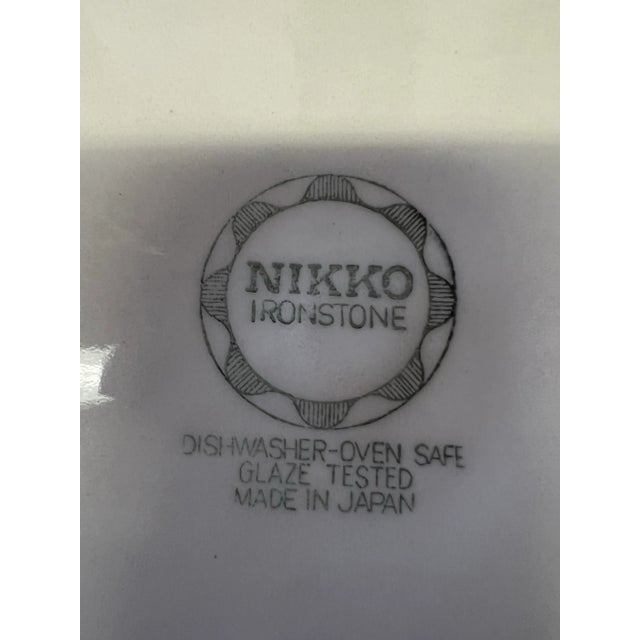 English Mid Century Flower Plate by Nikko For Sale - Image 3 of 4