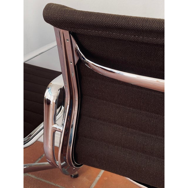 EA108 Aluminium Swivel Chair by Charles and Ray Eames for Vitra, 1990s, Set of 2 For Sale - Image 15 of 18