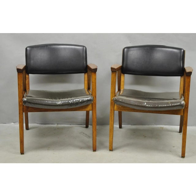 Mid-Century Modern Vintage Boling Chair Co Mid Century Modern Walnut Lounge Arm Chairs (B) - Pair For Sale - Image 3 of 17