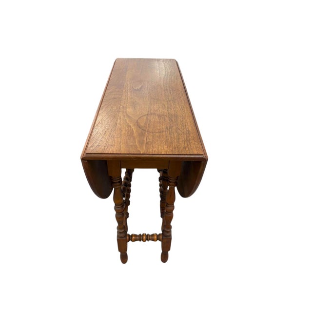 Early 20th Century William and Mary Style Drop Leaf Gate Leg Table With Drawer For Sale - Image 5 of 12