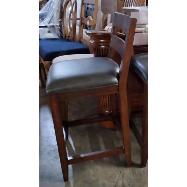 Thomasville Furniture Studio 1904 Cherry Low Ladder Back Leather Bar