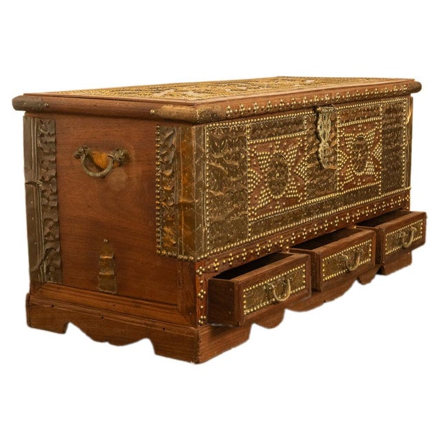 Islamic Antique 19thC Zanzibar Omani Teak & Brass Stud & Copper Clad Dowry Chest 1890 For Sale - Image 3 of 18