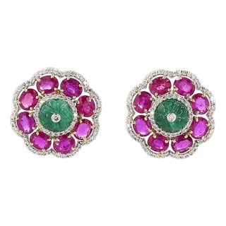 0.95 Carat Round Brilliant Cut Diamond Emerald Ruby Gold Earrings, Pair For Sale