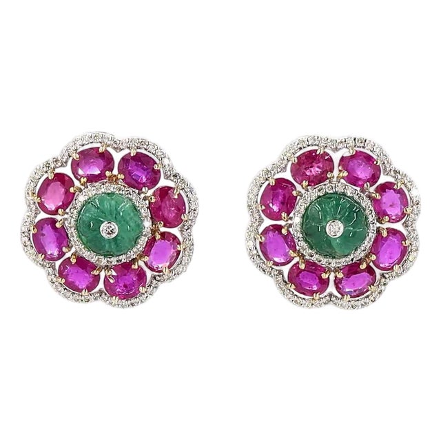 0.95 Carat Round Brilliant Cut Diamond Emerald Ruby Gold Earrings, Pair For Sale