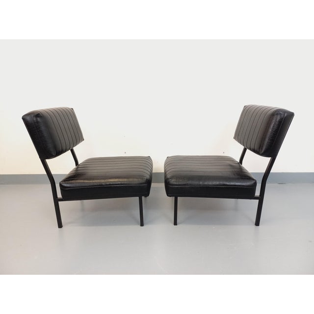 Mid-Century Modern Vintage Modernist Lounge Chairs in Black Imitation Leather and Metal, 1960s, Set of 2 For Sale - Image 3 of 18