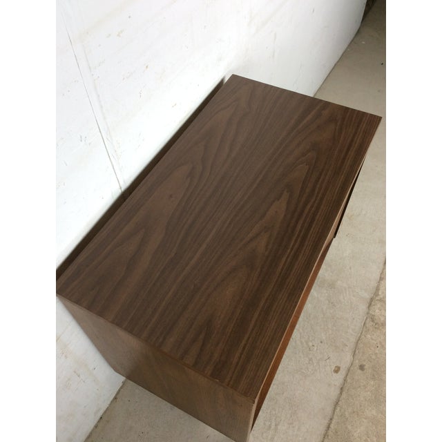 Wood Mid Century Modern Three Drawer Chest With Curved Drawer Fronts and Brass Hardware For Sale - Image 7 of 17