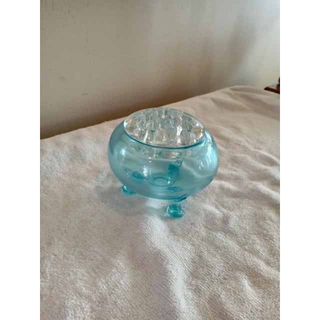 Vintage 1950's Viking Colonial Blue Flowerlite Frog 4 1/4" with Crystal Frog. Frog is in excellent vintage condition...