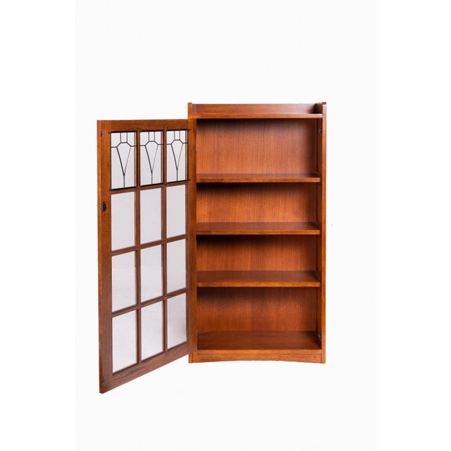 Mission Leaded Glass Bookcase With Lock & Key - Micheal Cherry For Sale - Image 9 of 18