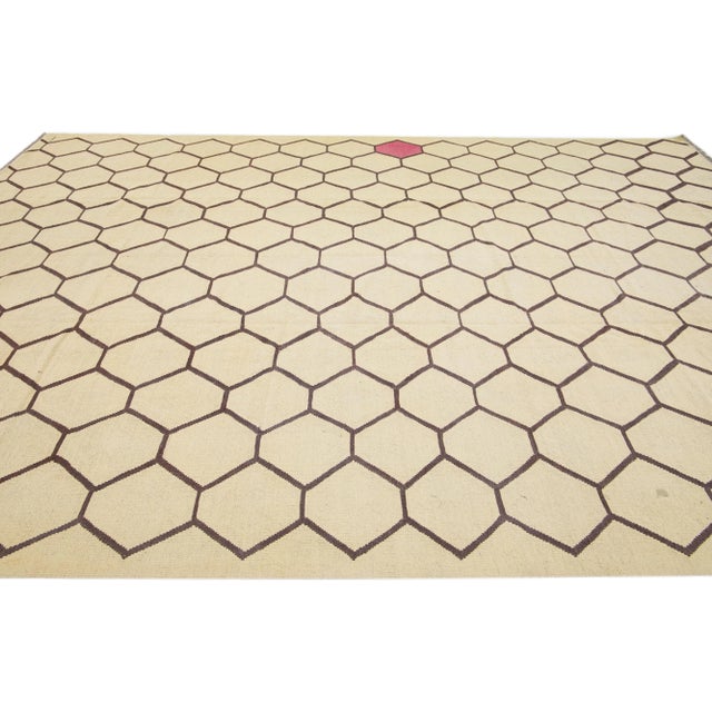 2020s 2020s Contemporary Beige Turkish Kilim Wool Rug With Geometric Design For Sale - Image 5 of 7