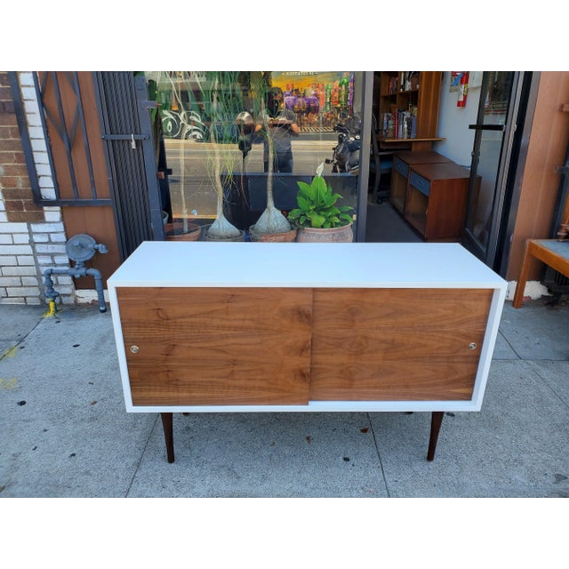 White Walnut White Lacquered Credenza For Sale - Image 8 of 12