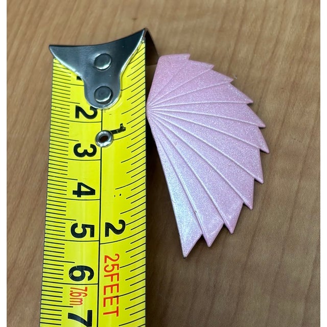1980s Pink Metal Fan Earrings For Sale - Image 4 of 5