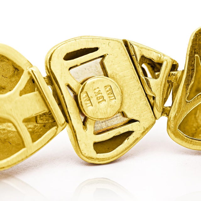 18k Gold Heart Charm Link 3.5 Carat Pave Diamond Bracelet For Sale - Image 9 of 9