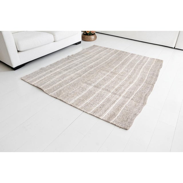 Textile Mid 20th Century Natural Oushak Stripe Kilim Rug For Sale - Image 7 of 10