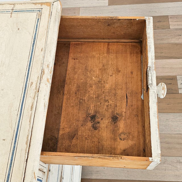 Antique English Pine Painted Dresser - Circa 1880 For Sale In Orlando - Image 6 of 14