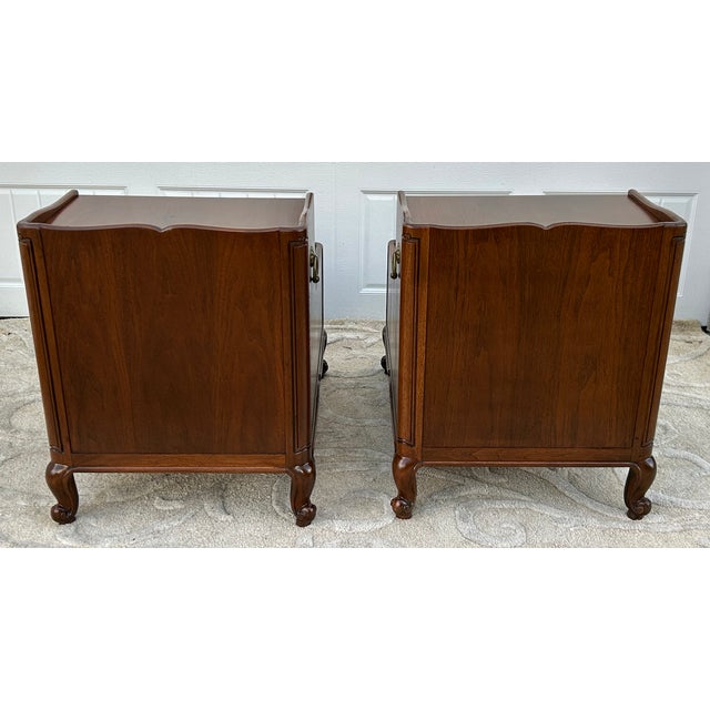 Heritage Henredon Walnut Tables French Louis XV 2 Tier Step Side End Pair 60s For Sale In Philadelphia - Image 6 of 15