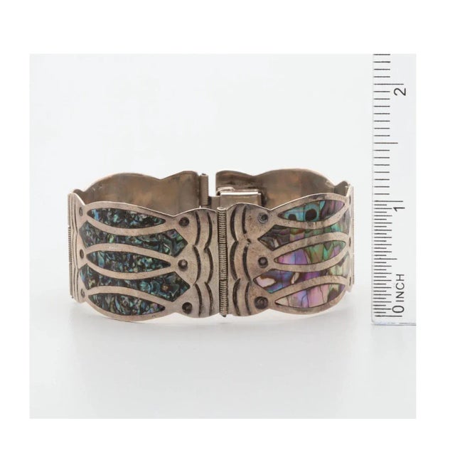 Circa 1940 Mexico Santoyo Sterling Silver Abalone Fish Design Bracelet For Sale - Image 4 of 4