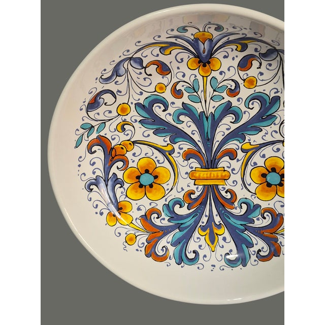 Deruta Vintage Italian Painted Nova Deruta Pottery Serving Bowl For Sale - Image 4 of 7