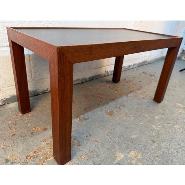 Wood Vintage Mid-Century Modern Teak & Black Formica Nesting Tables – Set of 2 For Sale - Image 7 of 15