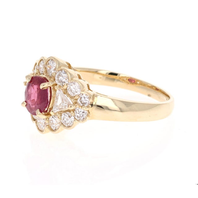 Contemporary Roshe Jewels Ruby Ring With Natural Diamonds 14Karat Yellow Gold Ring 1.75 Carat, Size 7 For Sale - Image 3 of 8