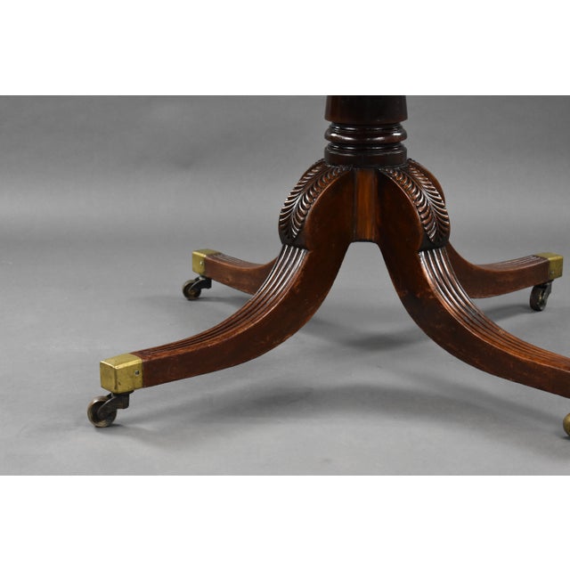 Wood 19th Century English Regency Mahogany Dining Table, 1810s For Sale - Image 7 of 10