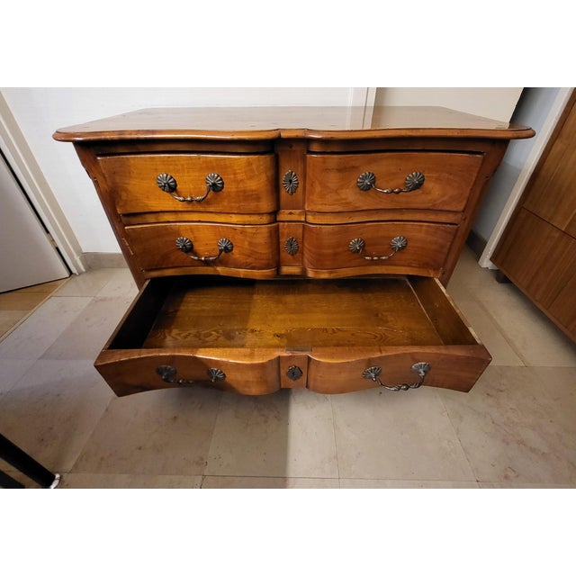 Louis XV Style Crossbow-Shaped Commode in Walnut, France For Sale - Image 11 of 18