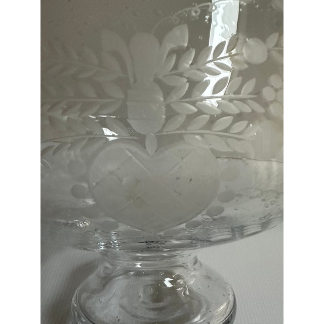 Art Deco Oscar De La Renta-Miles Redd Large Heart Etched Footed Handmade Glass Bowl For Sale - Image 3 of 15