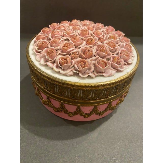 Traditional Vintage Powder Box For Sale - Image 3 of 7