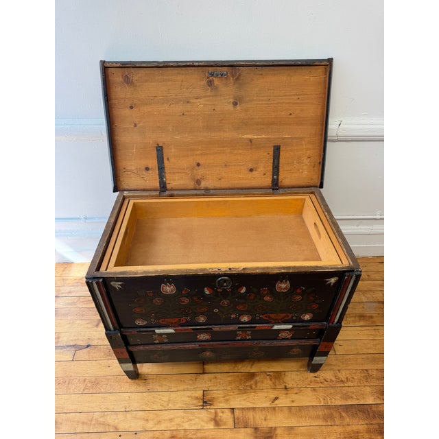 19th Century Scandinavian Folk Painted Blanket Chest For Sale - Image 4 of 8