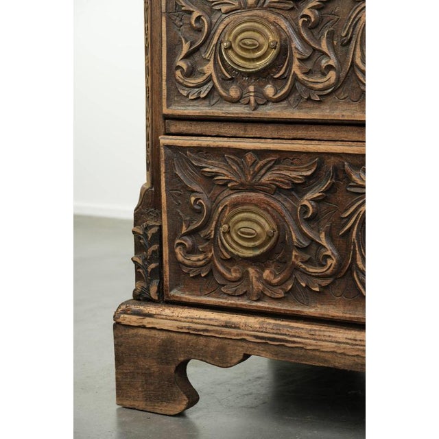 18th Century English Oak Chest of Drawers For Sale - Image 14 of 16