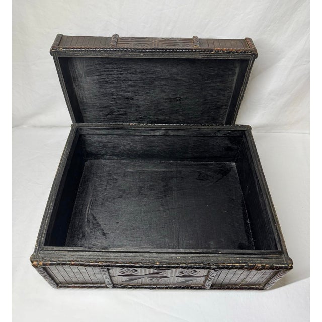 Mid 20th Century Chinese Bamboo Coiled Rattan Wood Box Embossed Patterning For Sale - Image 10 of 12