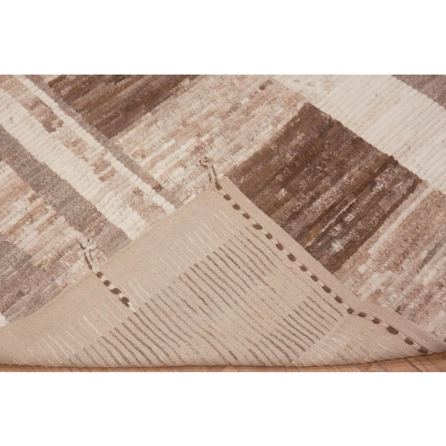 Contemporary Large Modern Contemporary Area Rug For Sale - Image 3 of 8