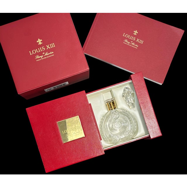 French Late 20th Century Louis XIII De Rémy Martin Signed Crystal Miniature Decanter in Original Presentation Box With Original Stopper & Booklet For Sale - Image 3 of 10