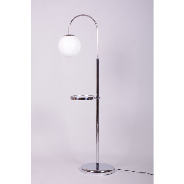1930s Bauhaus Floor Lamp in Chrome and Opaline Milk Glass, Czech, 1930s For Sale - Image 5 of 12