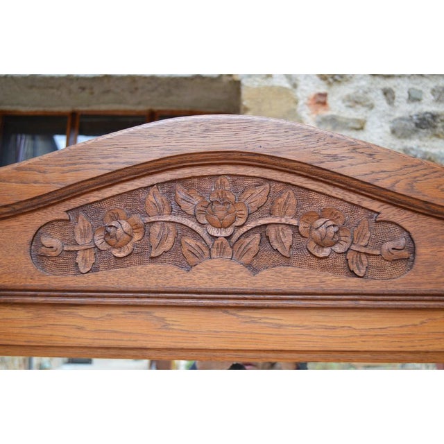 French Art Nouveau Chest of Drawers in Carved Oak, 1910 For Sale - Image 6 of 17