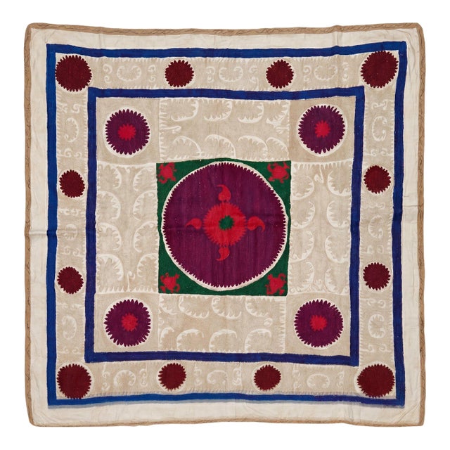 Asian Suzani Tablecloth - 1970s Textile 4'3'' X 4'4'' For Sale