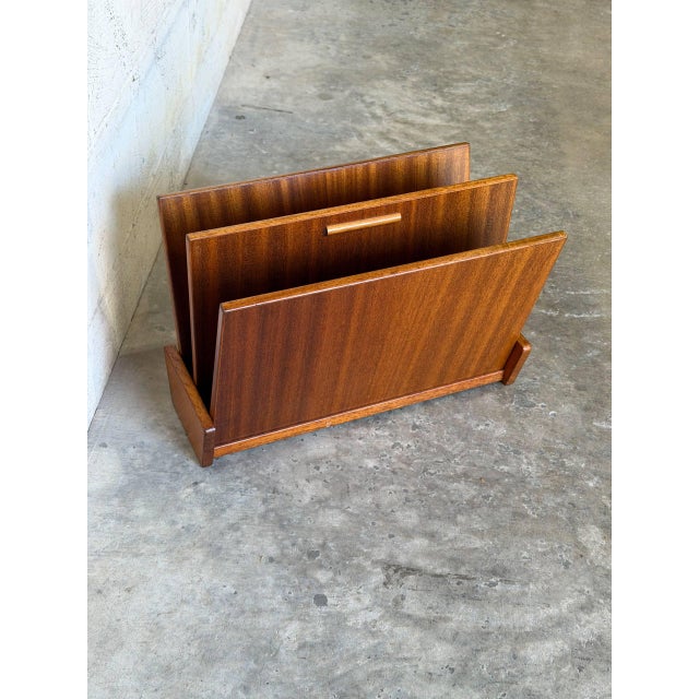 1960s Teak Magazine Holder and Storage Rack With Center Handle Vintage Mid-Century Modern 1960s For Sale - Image 5 of 8