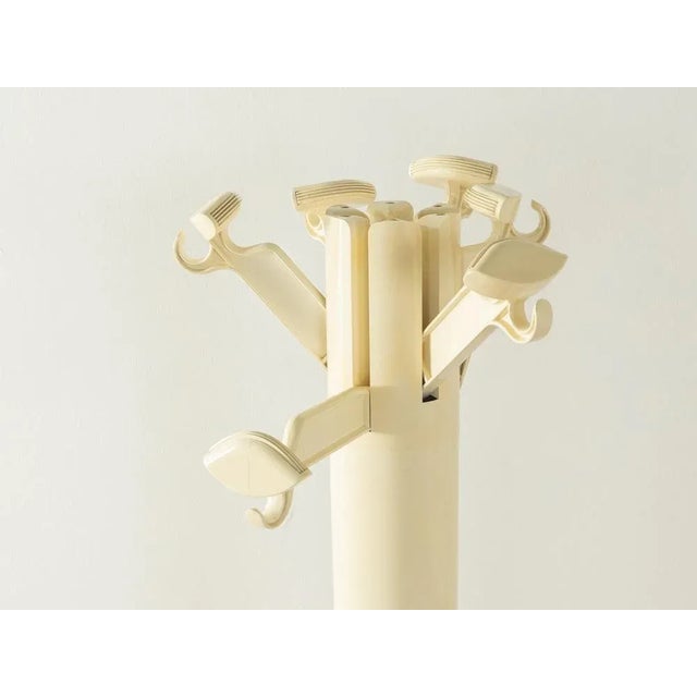 Cream Planta Coat Rack by Giancarlo Piretti, 1970s For Sale - Image 8 of 9