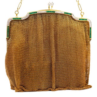 Antique Art Deco 18k Gold Mesh Evening Bag With Emerald and Diamond Frame For Sale