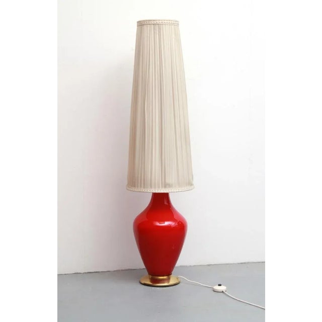 Floor Lamp in Red Glass, 1955 For Sale - Image 4 of 11