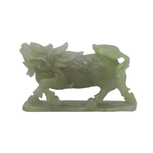 Detail Chinese Hand Carved Natural Jade Lucky Feng Shui Kirin Statue